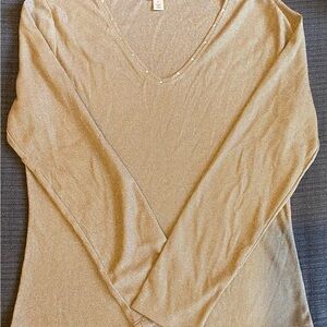 Cha Cha Vente Metallic Gold V-Neck Top